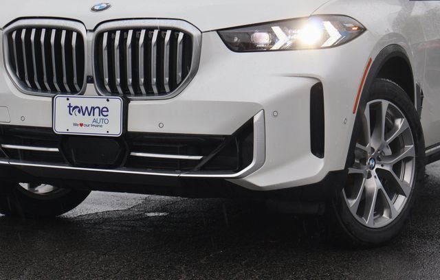 Used 2024 White BMW xDrive40i image 34