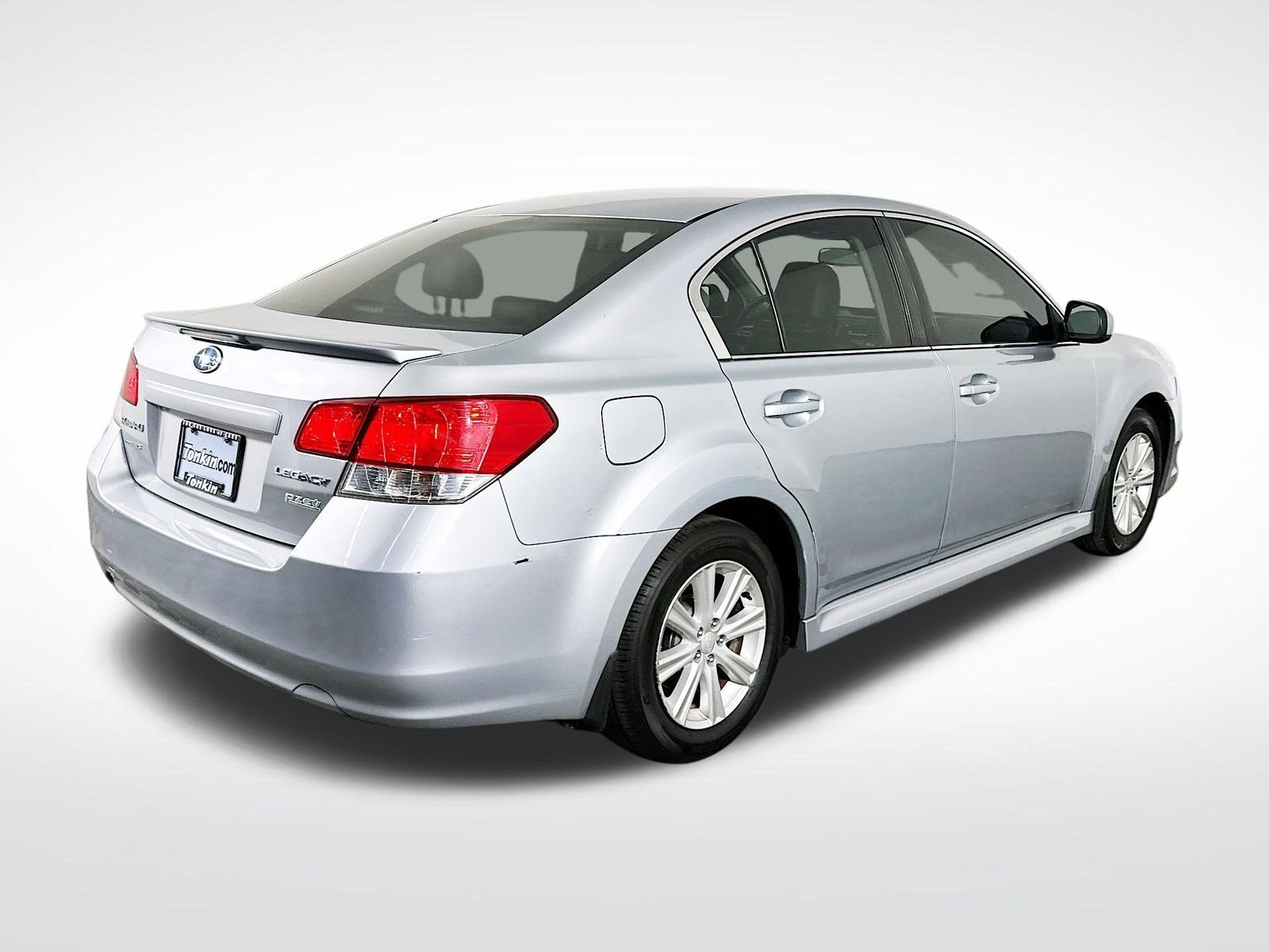 Used 2012 Ice Silver Metallic Subaru 2.5i image 8
