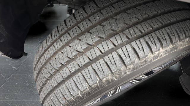 Used 2024 Diamond Black Crystal Pearlcoat Jeep Series II image 39