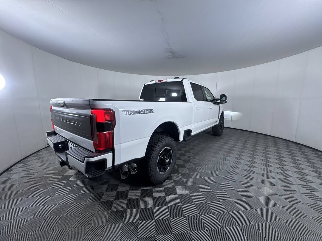 New 2026 Star White Metallic Tri-Coat Ford Platinum image 8