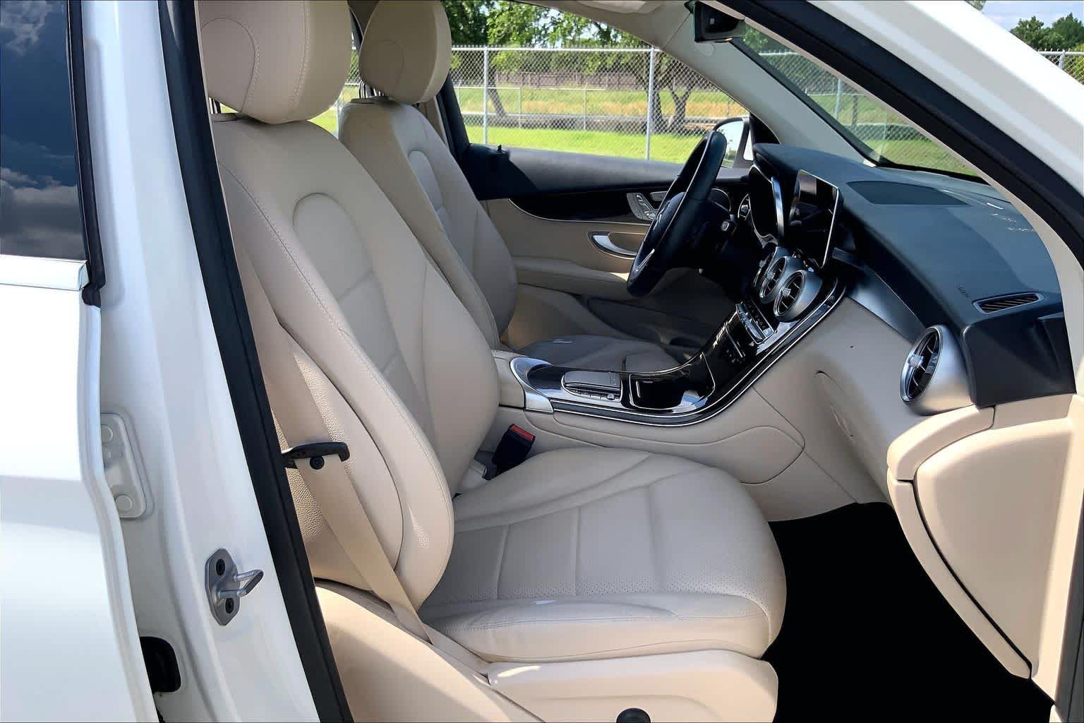 Used 2022 Polar White Mercedes-Benz GLC 300 image 9