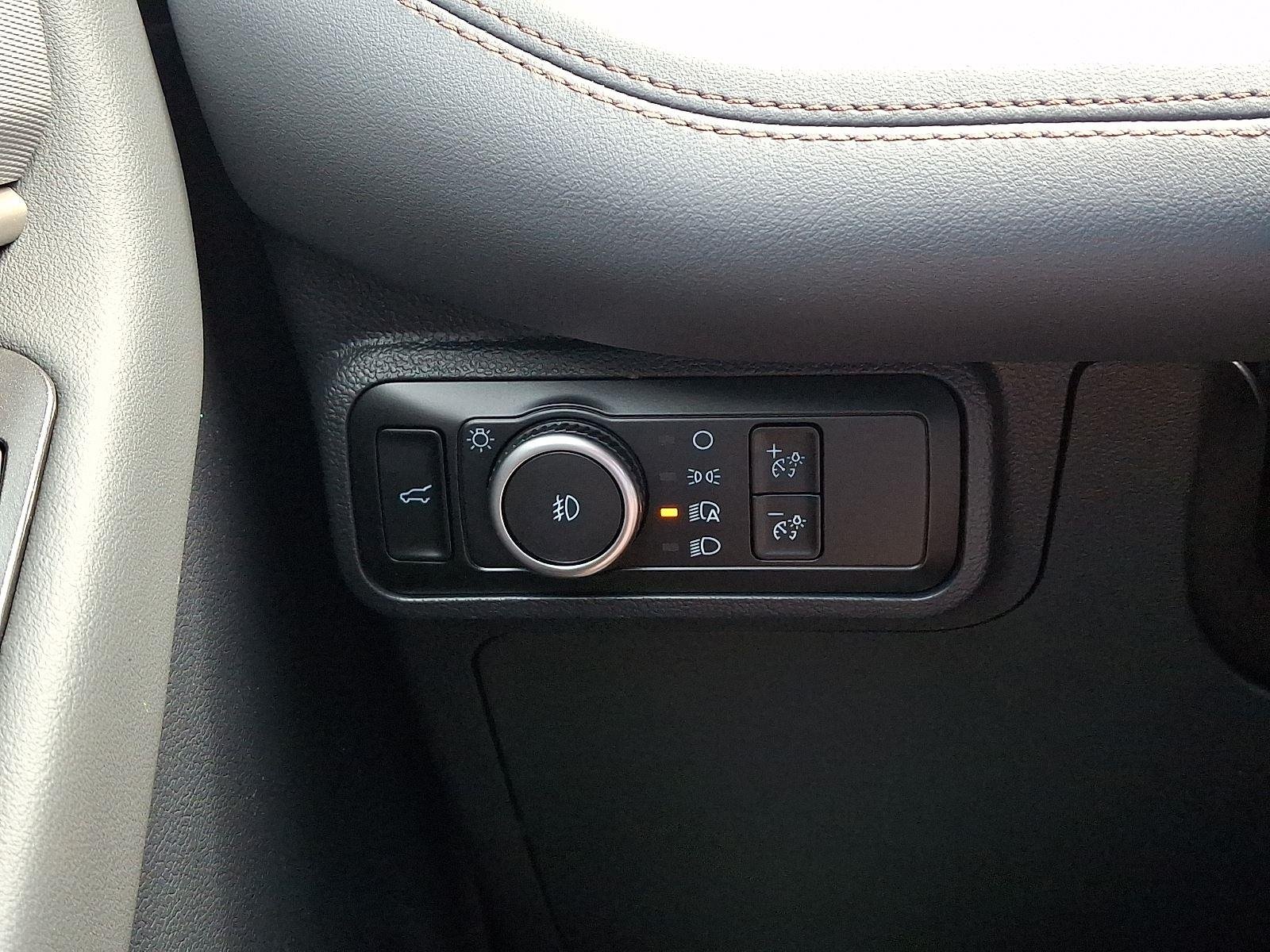 New 2026 Star White Metallic Tri-Coat Ford Active image 15