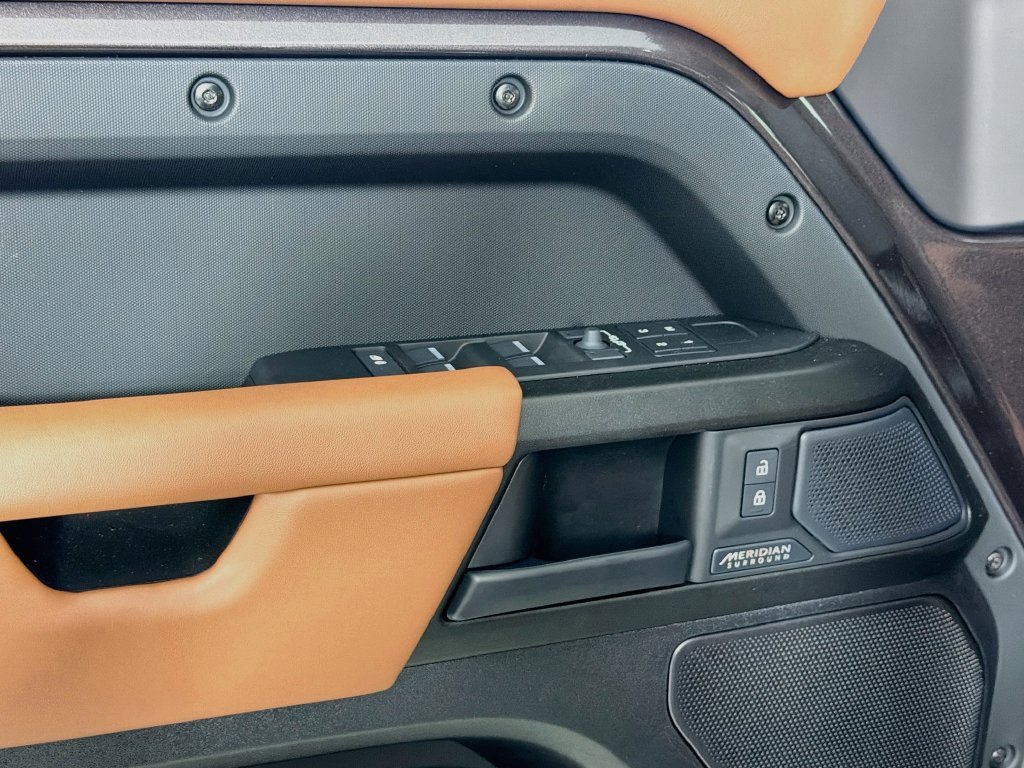New 2026 Charente Grey Land Rover  OCTA image 18