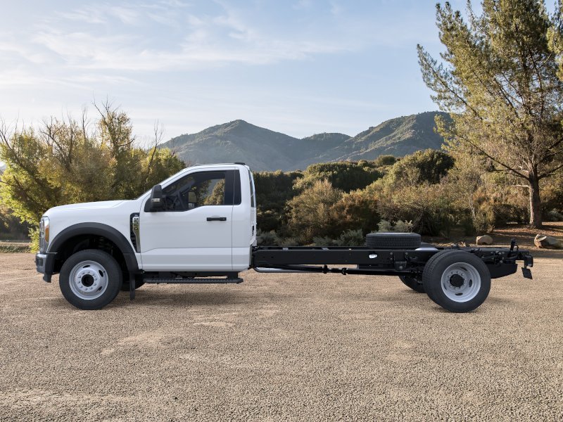 New 2026 Oxford White Ford F-550® XL image 25
