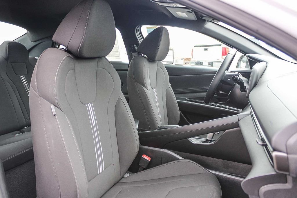 Certified Used 2025 White Hyundai SEL Sport image 19