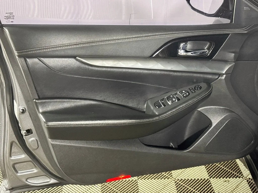 Used 2021 Gray Nissan SV image 10
