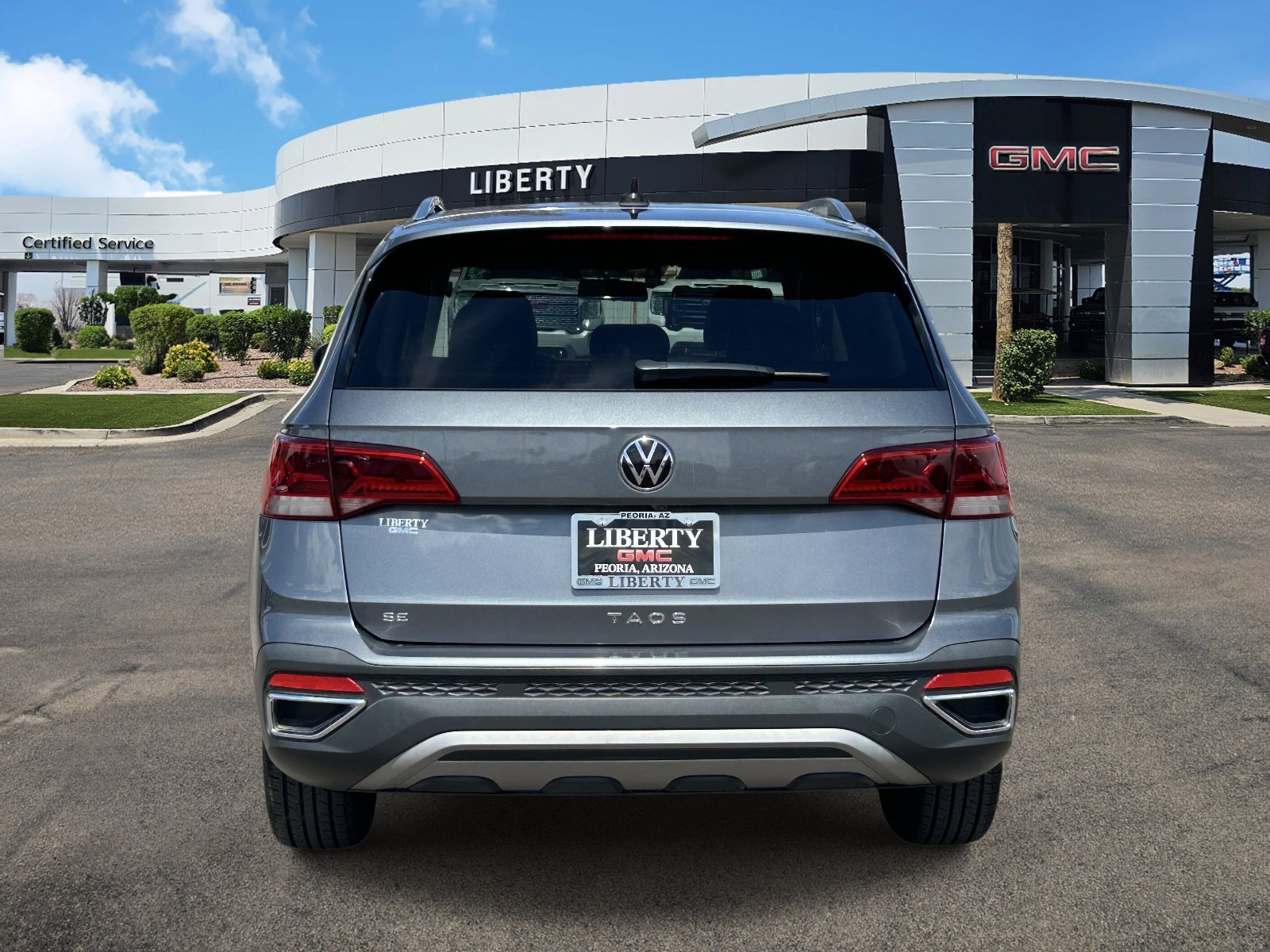 Used 2022 Gray Volkswagen 1.5T SE image 28