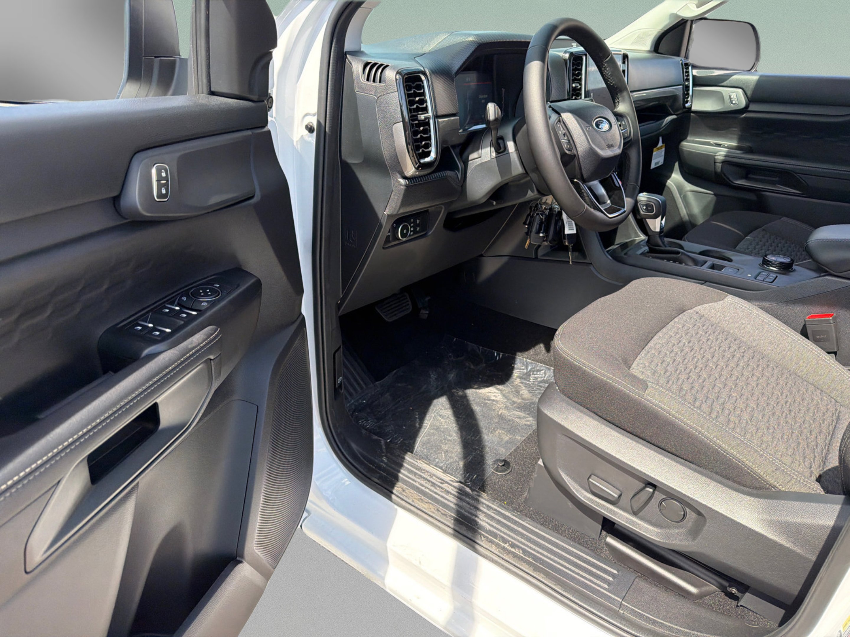 New 2026 Oxford White Ford XLT image 21