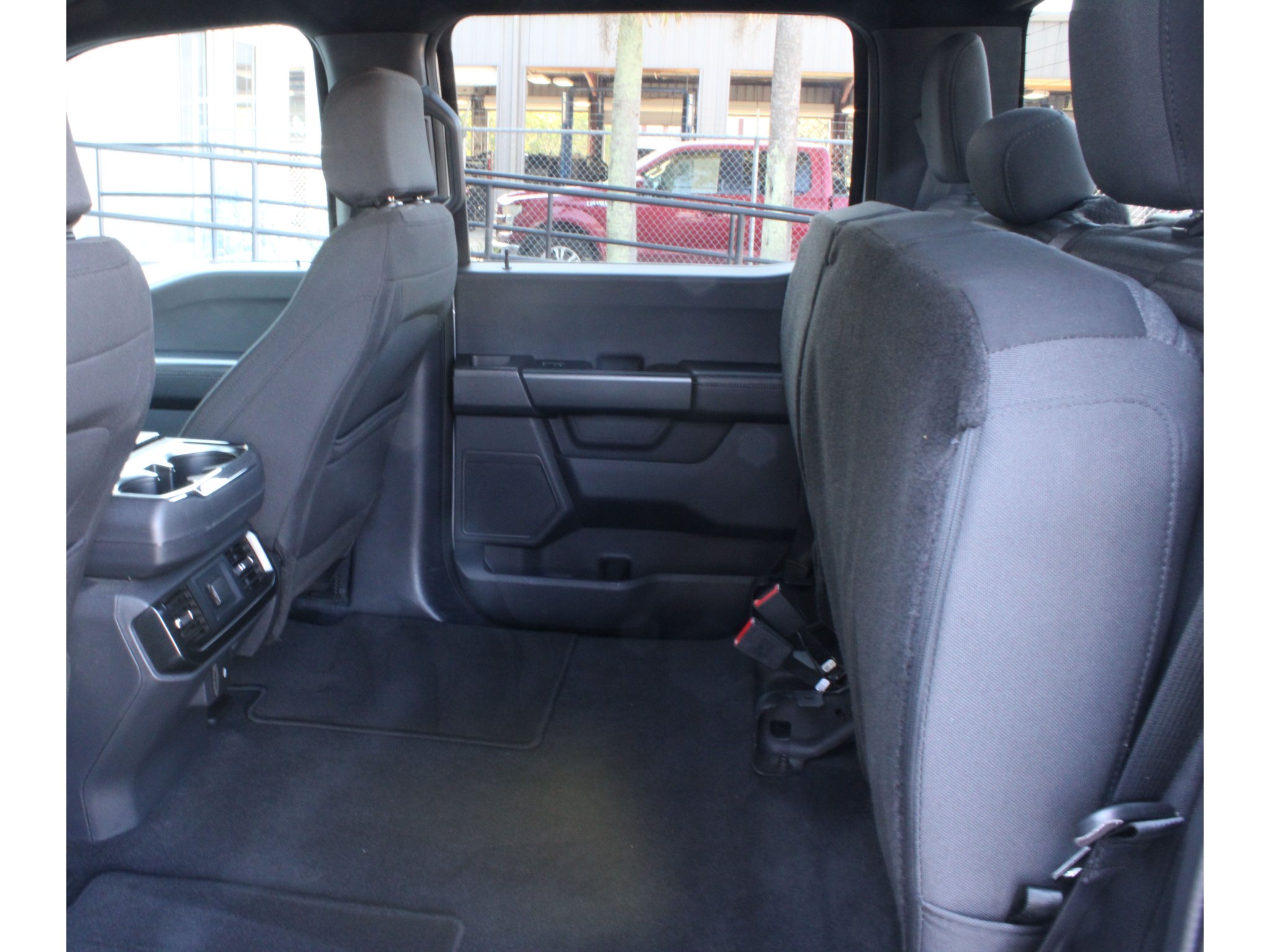 Used 2023 Oxford White Ford XL image 20