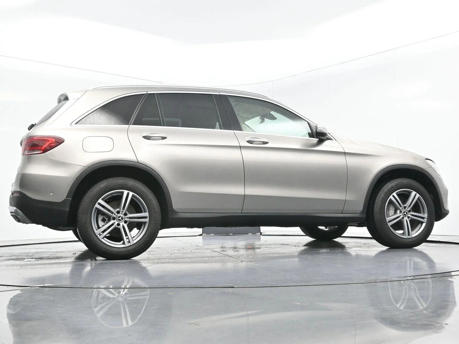 Used 2021 Mojave Silver Metallic Mercedes-Benz GLC 300 image 54