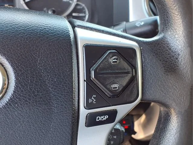 Used 2015  Toyota SR5 image 12
