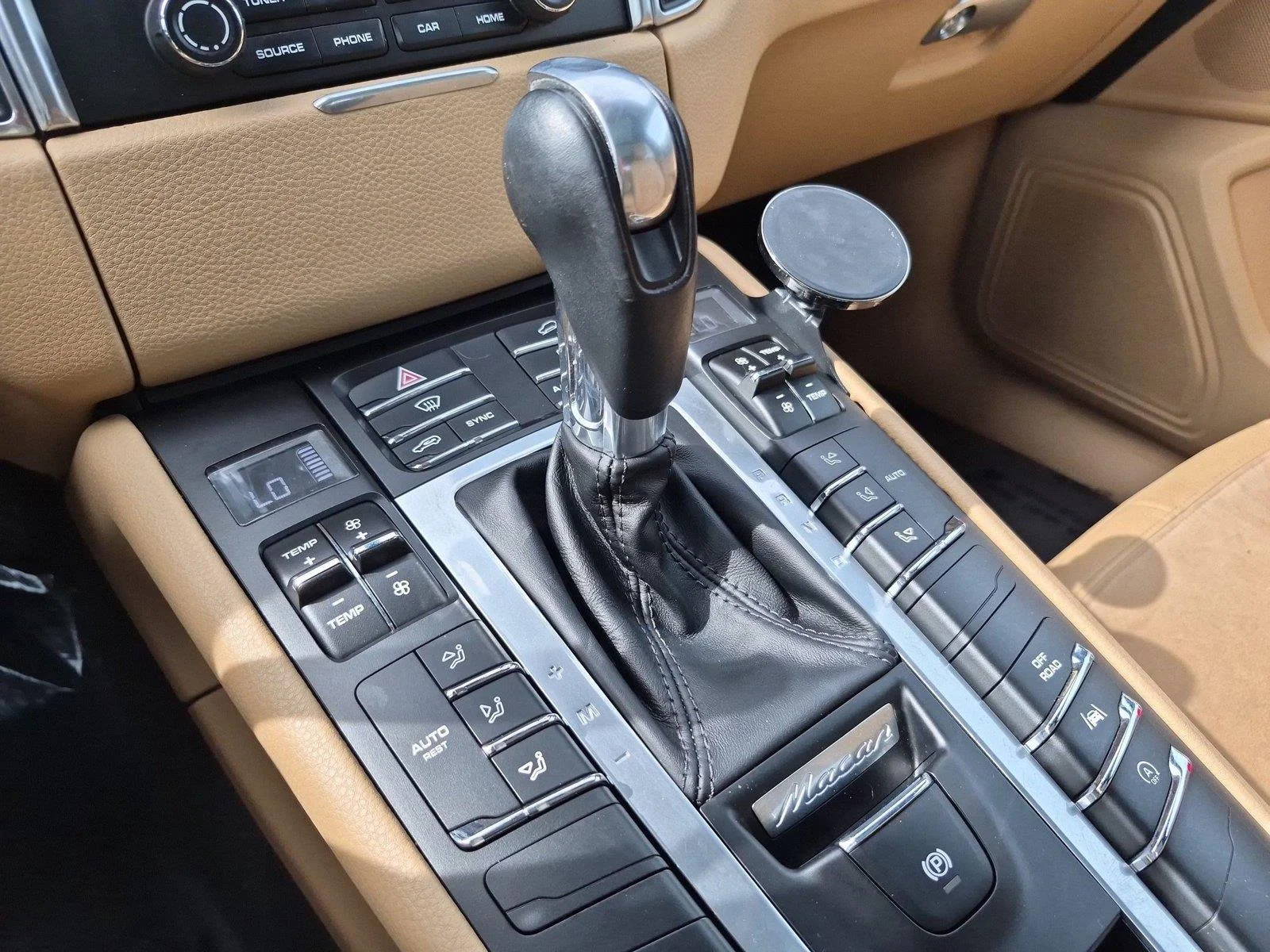 Used 2018 Night Blue Metallic Porsche  image 27