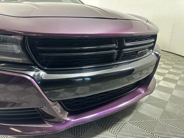 Used 2020  Dodge SXT image 5