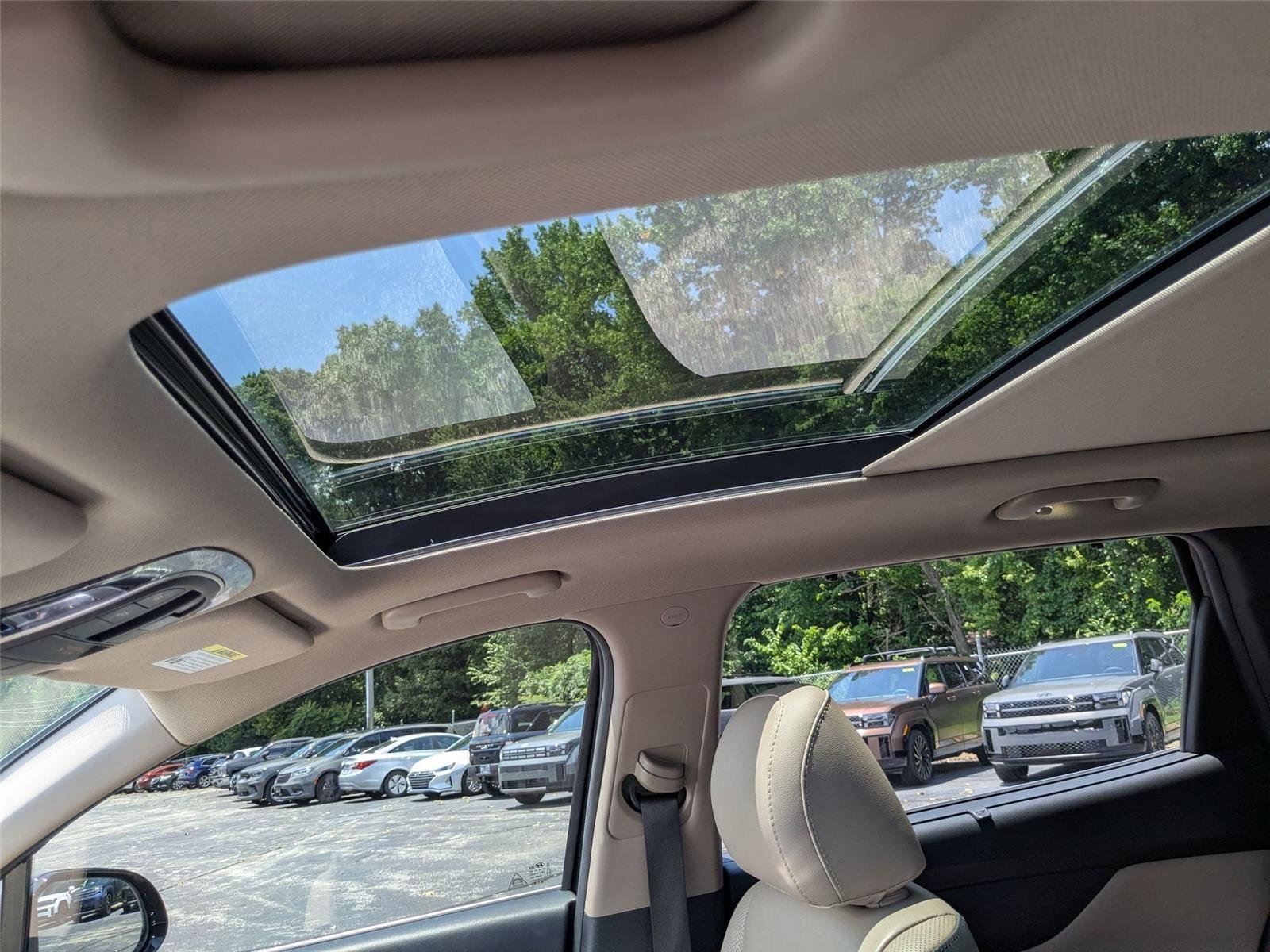 Used 2022 Twilight Black Hyundai SEL image 24