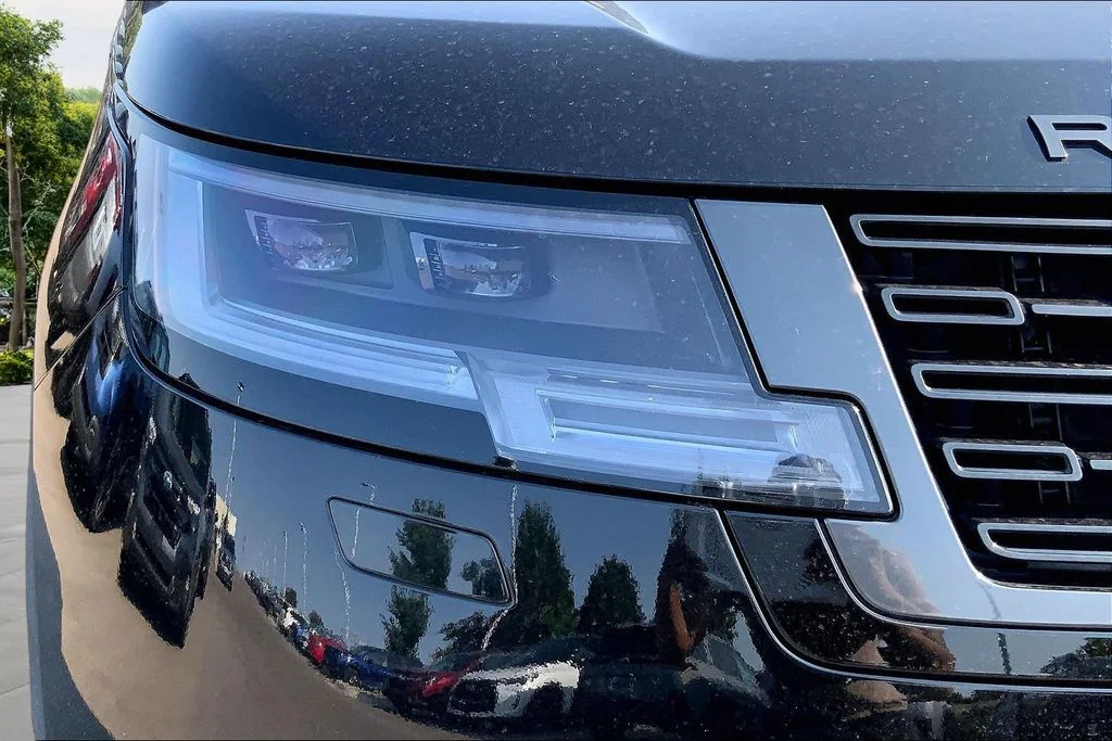 Used 2023 Black Land Rover SE image 30