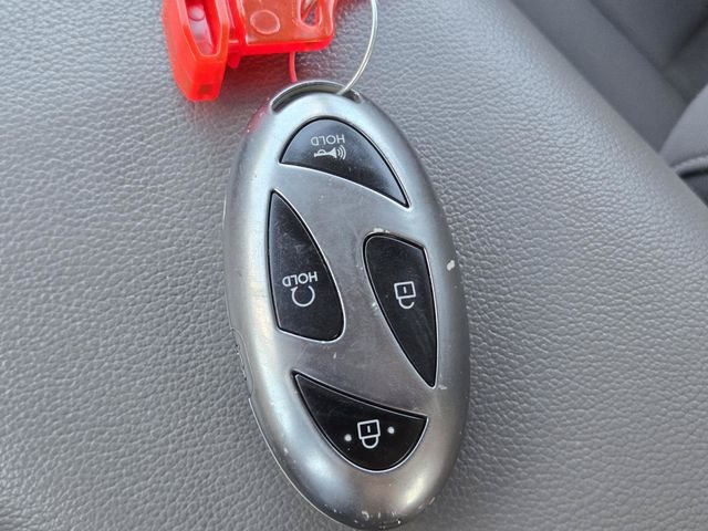 Used 2025 Blue Hyundai SEL Convenience image 32