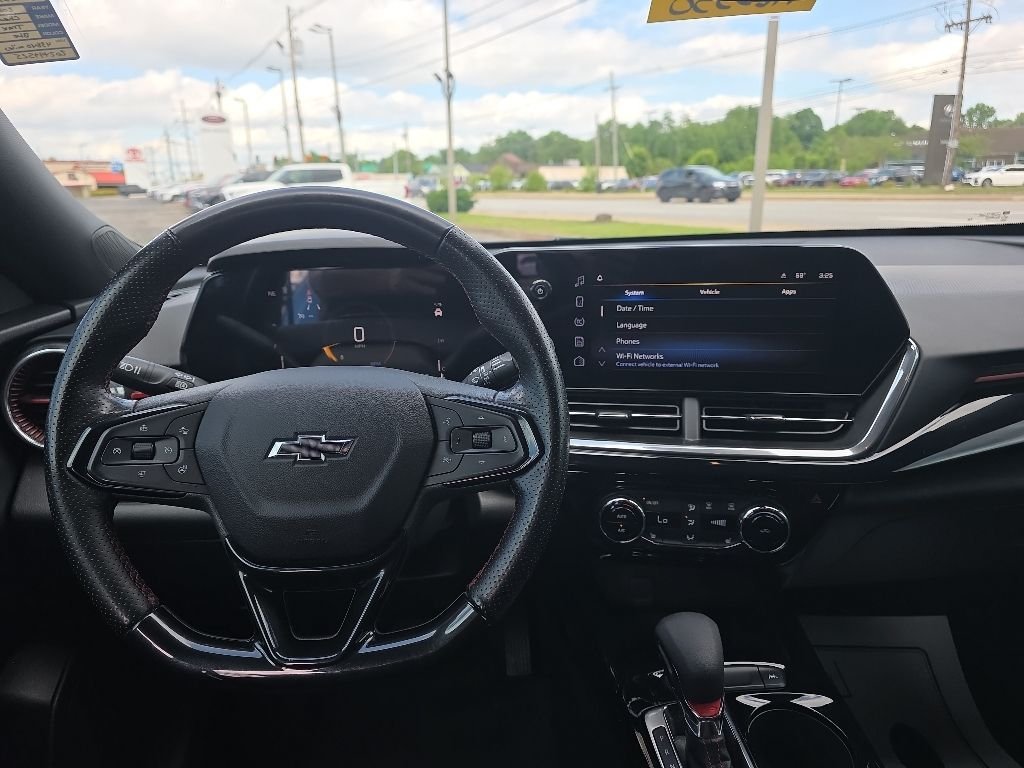 2025 Chevrolet Trax RS - Photo 11