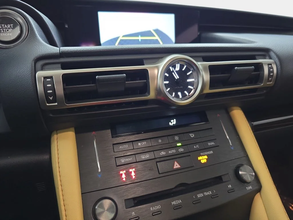 Used 2019 White Lexus 350 image 21