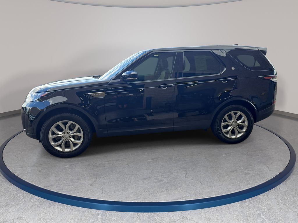 Used 2018 Black Land Rover SE image 9