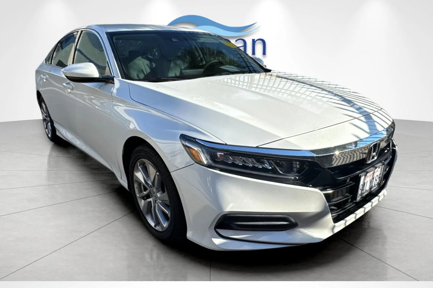 Used 2018 White Honda LX image 2