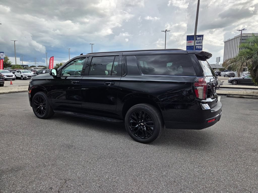 2024 Chevrolet Suburban RST - Photo 13