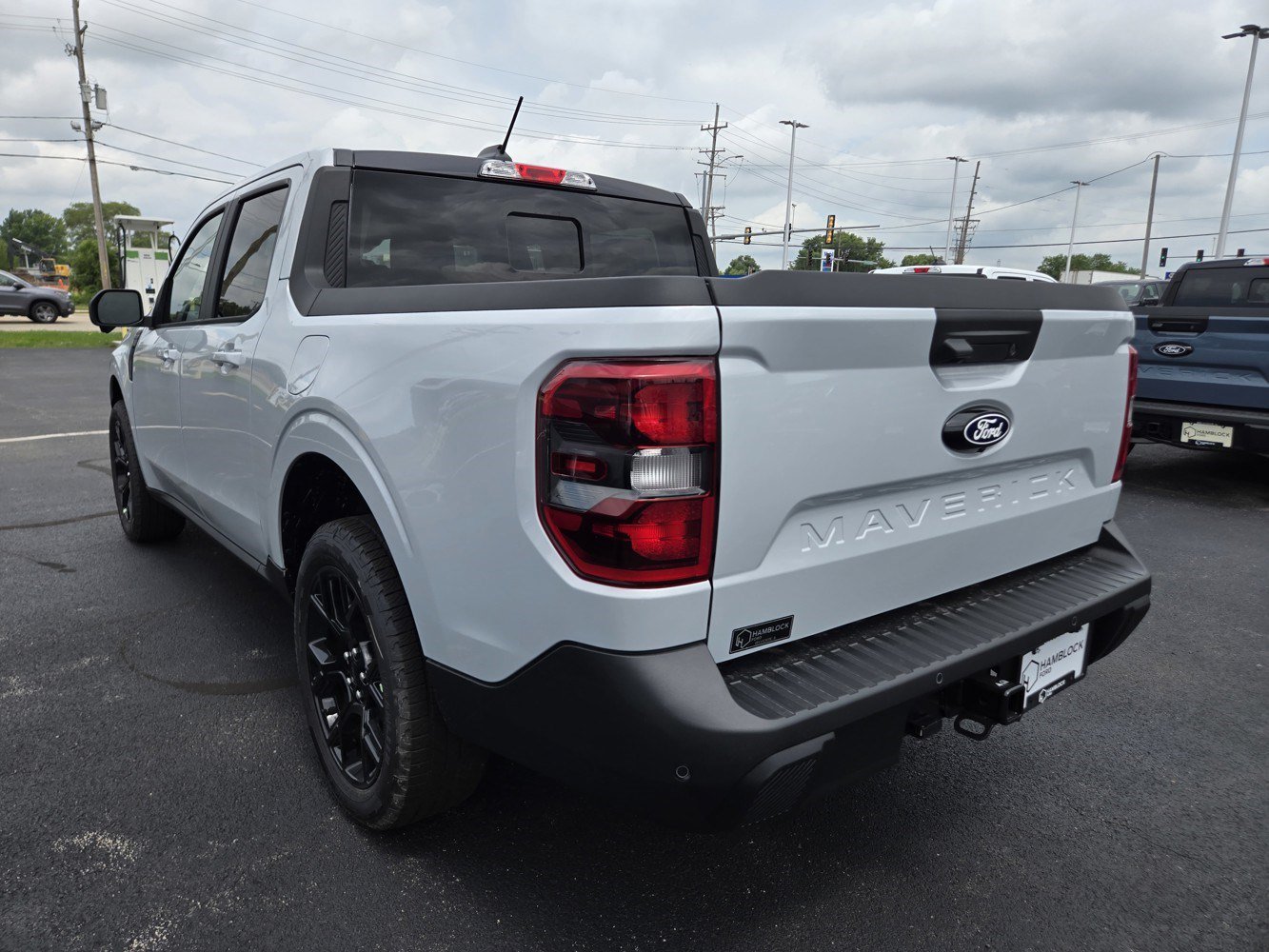 New 2026 Space White Metallic Ford LARIAT image 5