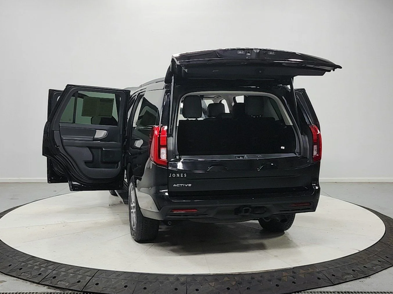 Used 2025 Black Ford Active image 15