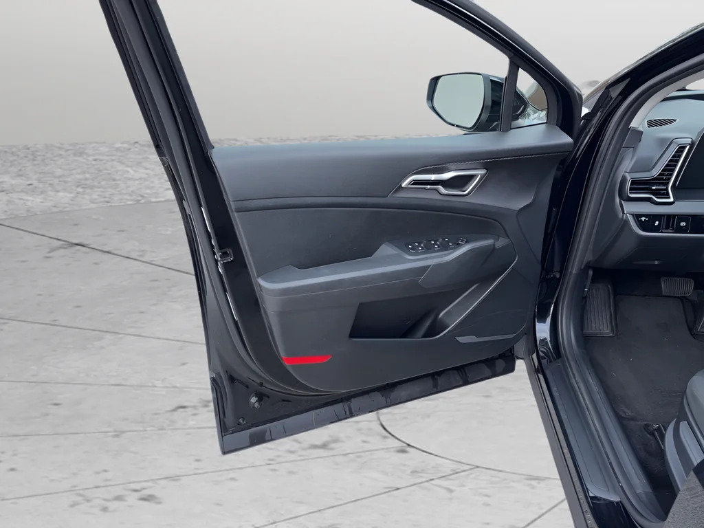 2025 Kia Sportage LX - Photo 21