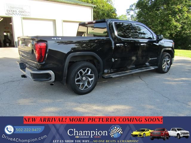 Used 2022 ONYX BLACK GMC SLT image 4