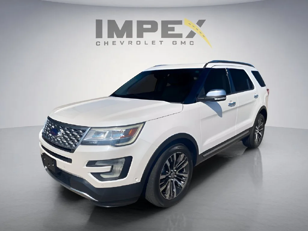 Used 2017 White Ford Platinum image 1
