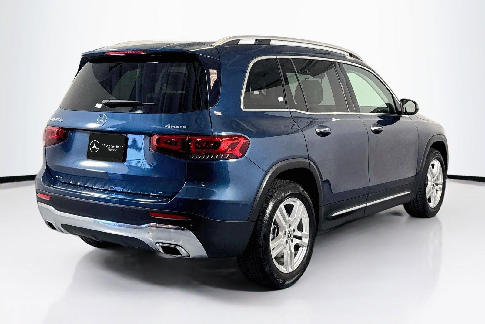 Used 2022 Denim Blue Metallic Mercedes-Benz GLB 250 image 5