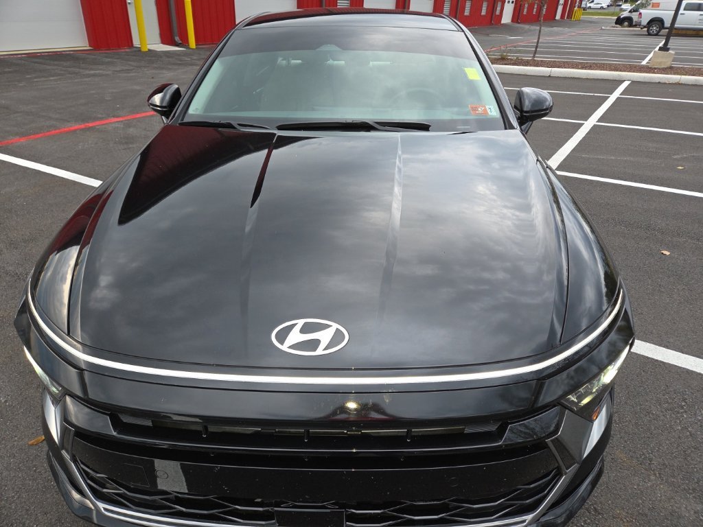 Certified Used 2025 Black Hyundai SEL image 10