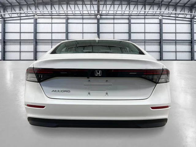New 2026 Platinum White Pearl Honda LX image 4