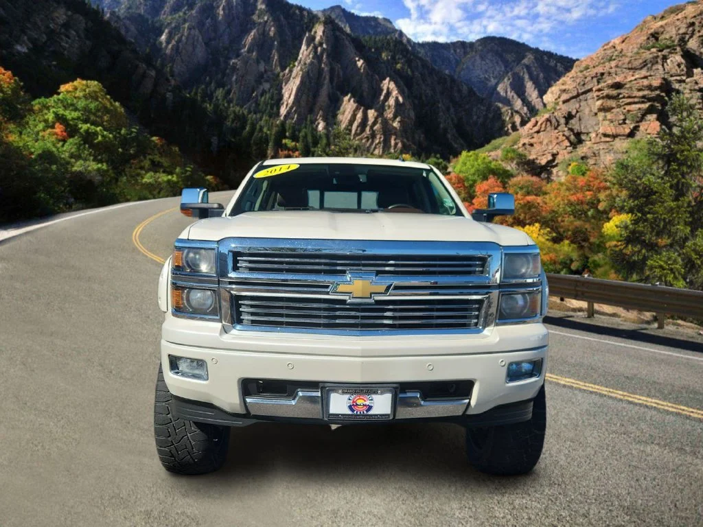 Used 2014 White Chevrolet High Country image 6
