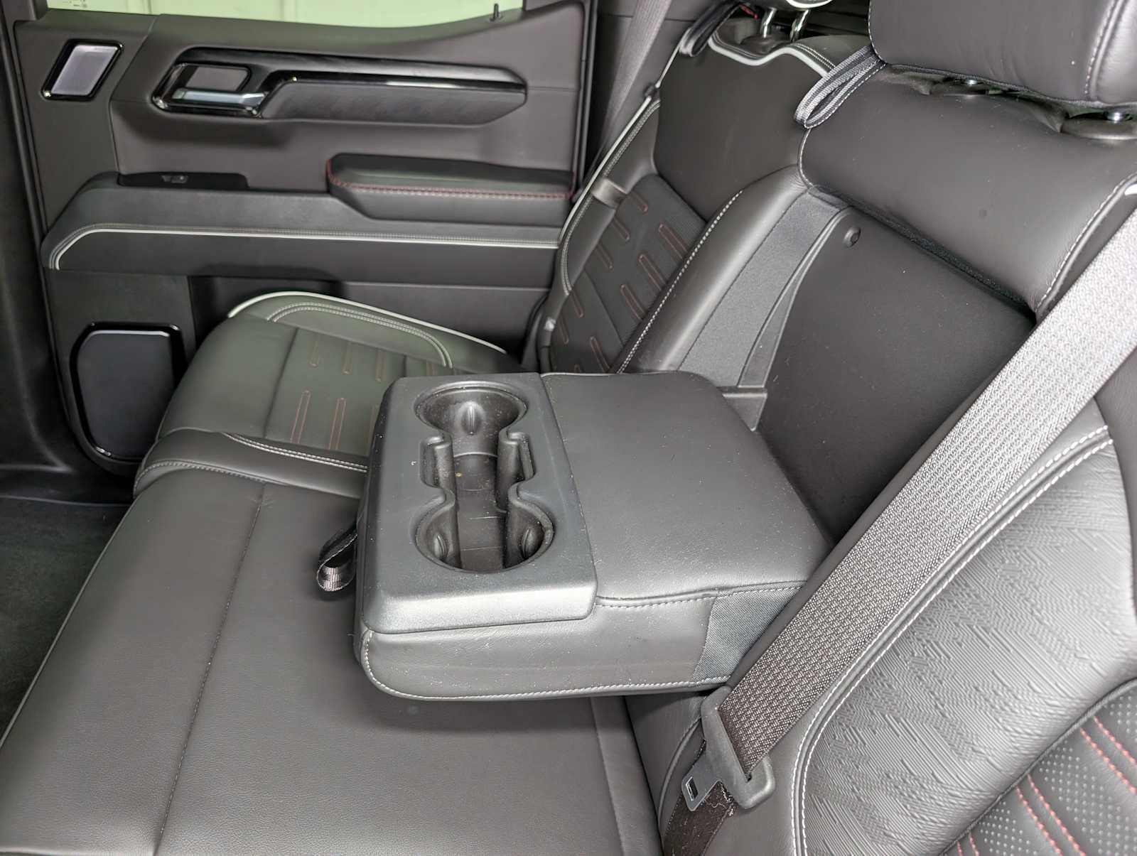 Used 2022 SUMMIT WHITE GMC AT4X image 17