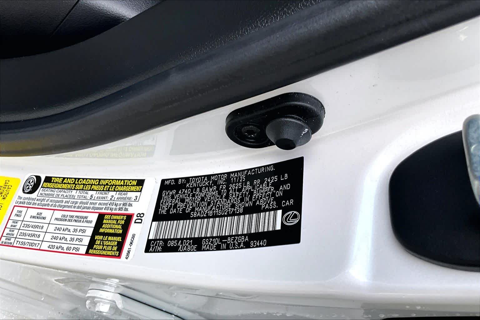 Used 2025 Eminent White Pearl Lexus  image 35