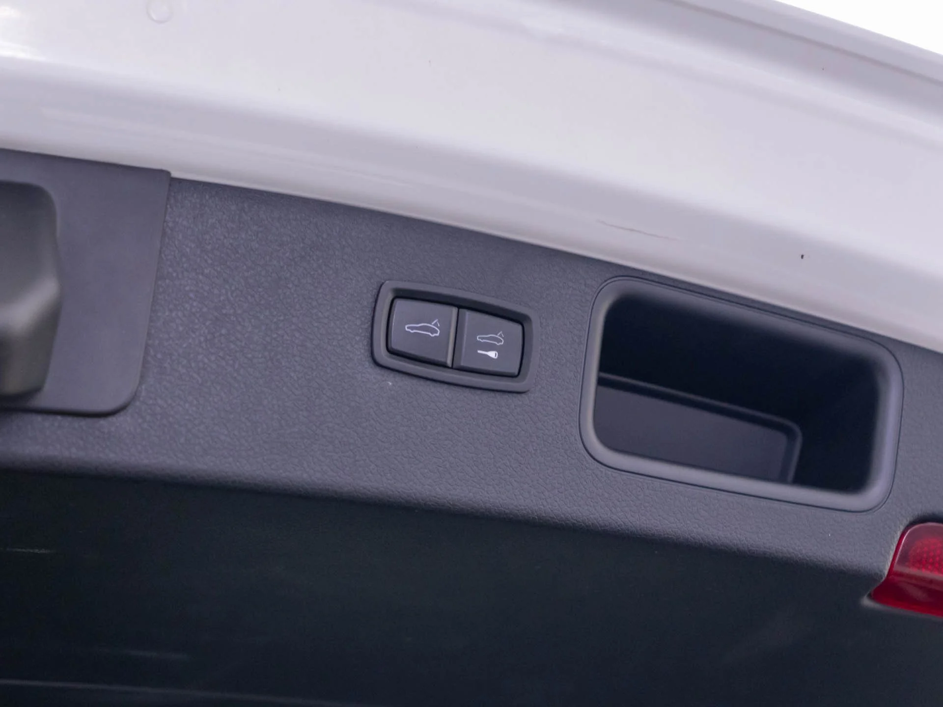 Used 2017  Porsche  image 32
