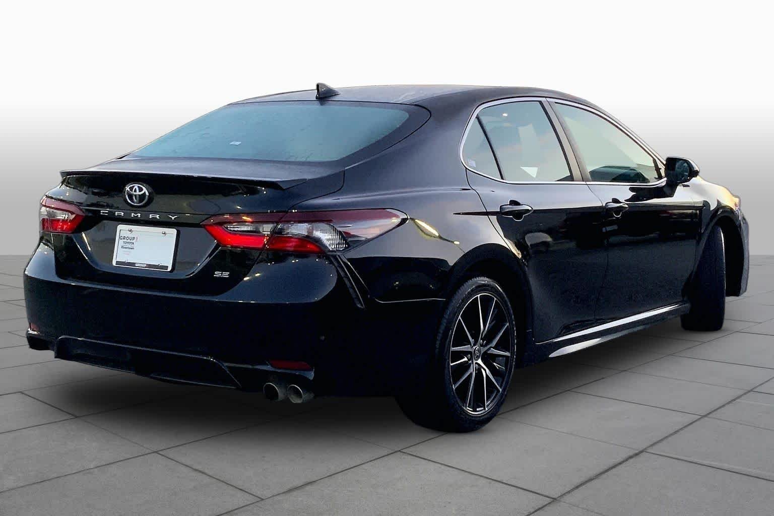 Used 2021 Midnight Black Metallic Toyota SE image 12