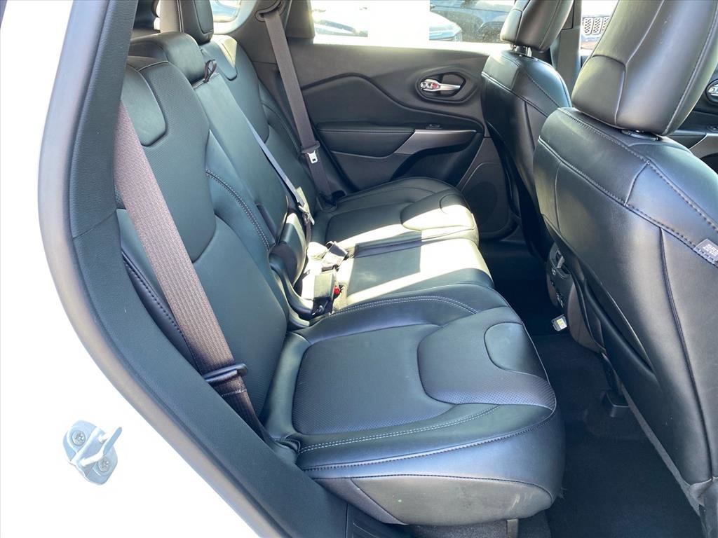 Used 2022 Bright White Clearcoat Jeep Limited image 26