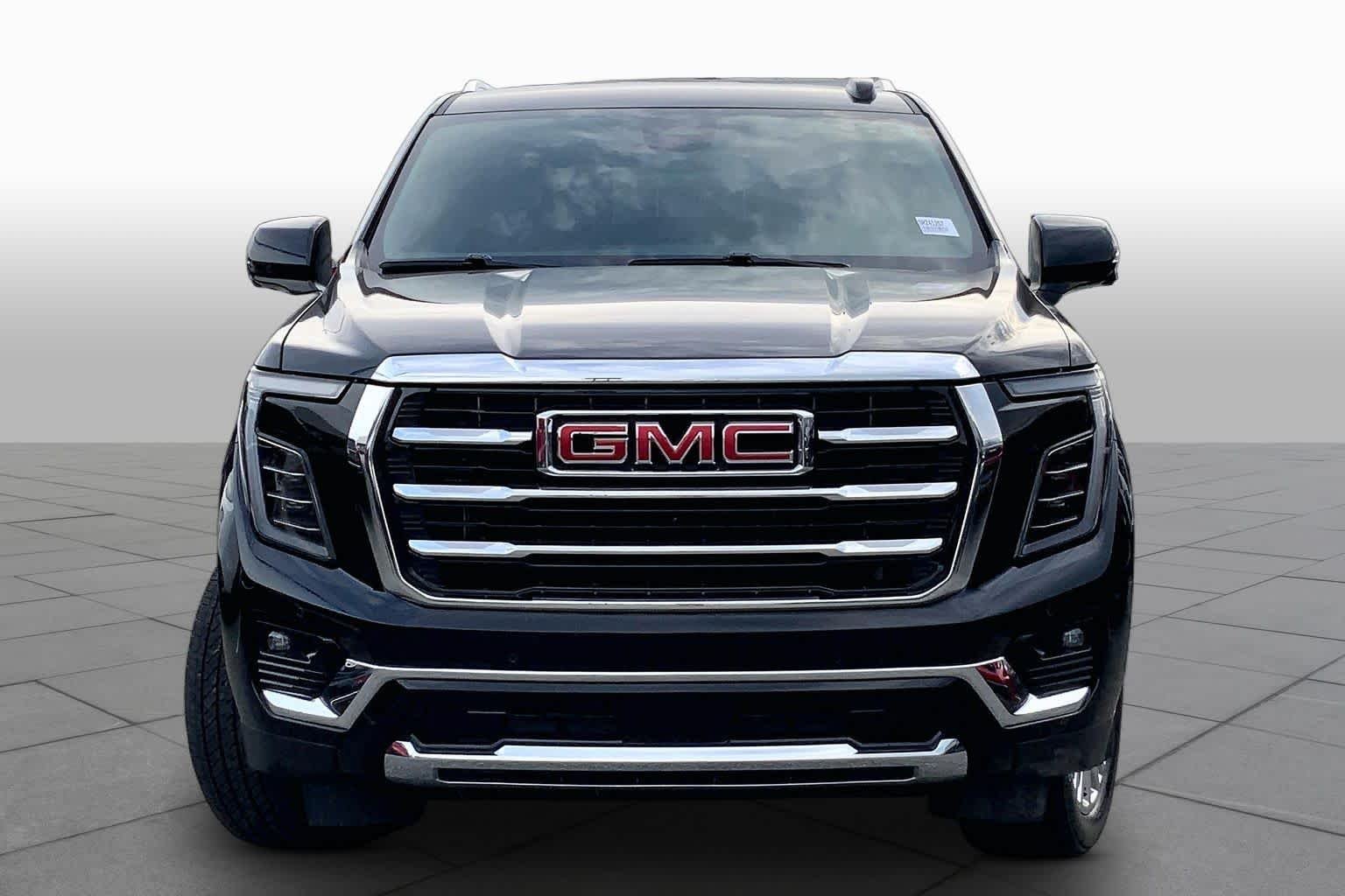 Used 2025 Onyx Black GMC Elevation image 4