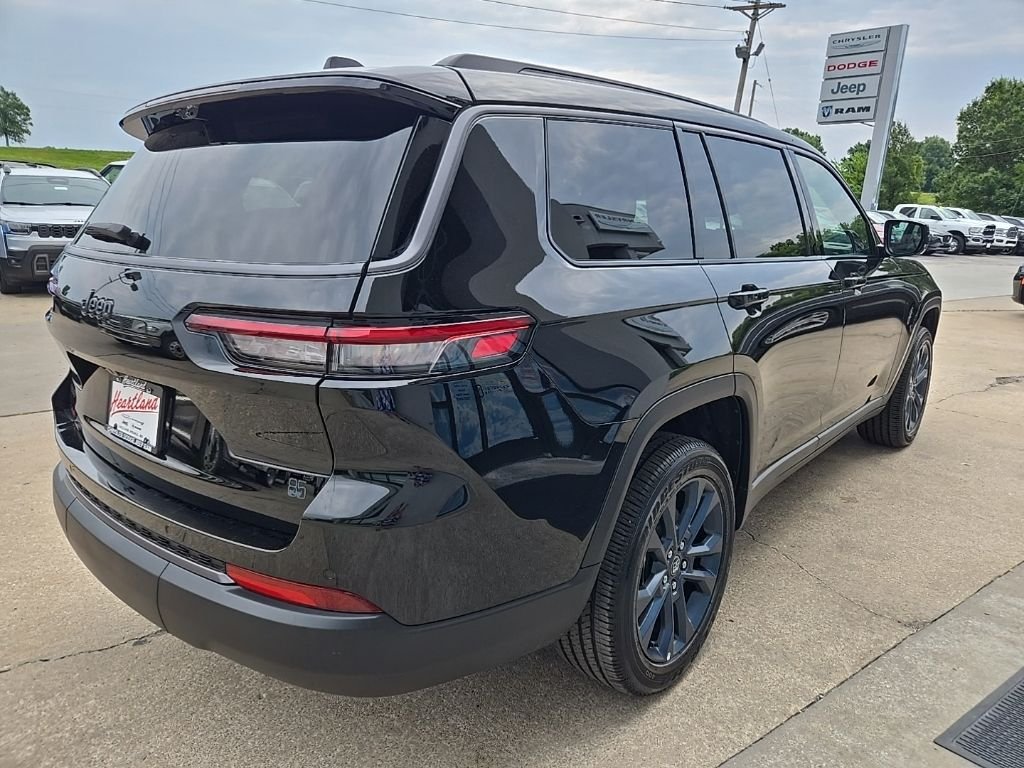 New 2026 Diamond Black Crystal Pearl-Coat Exterior Paint Jeep  image 12