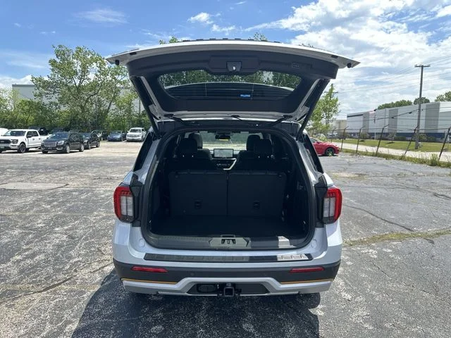 New 2026 Space White Metallic Ford Tremor® image 22