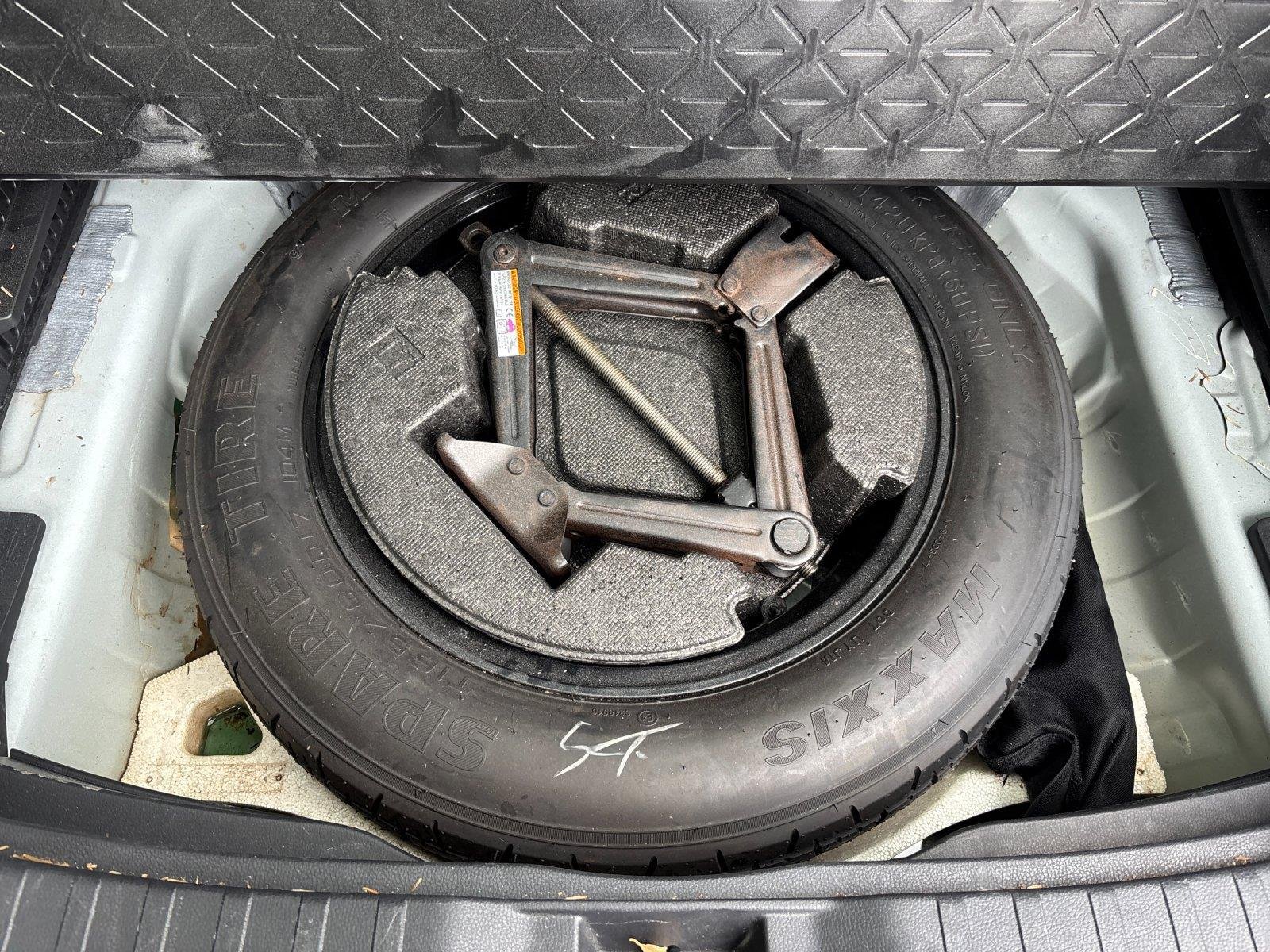 Used 2023 Wind Chill Pearl Toyota XLE Premium image 35