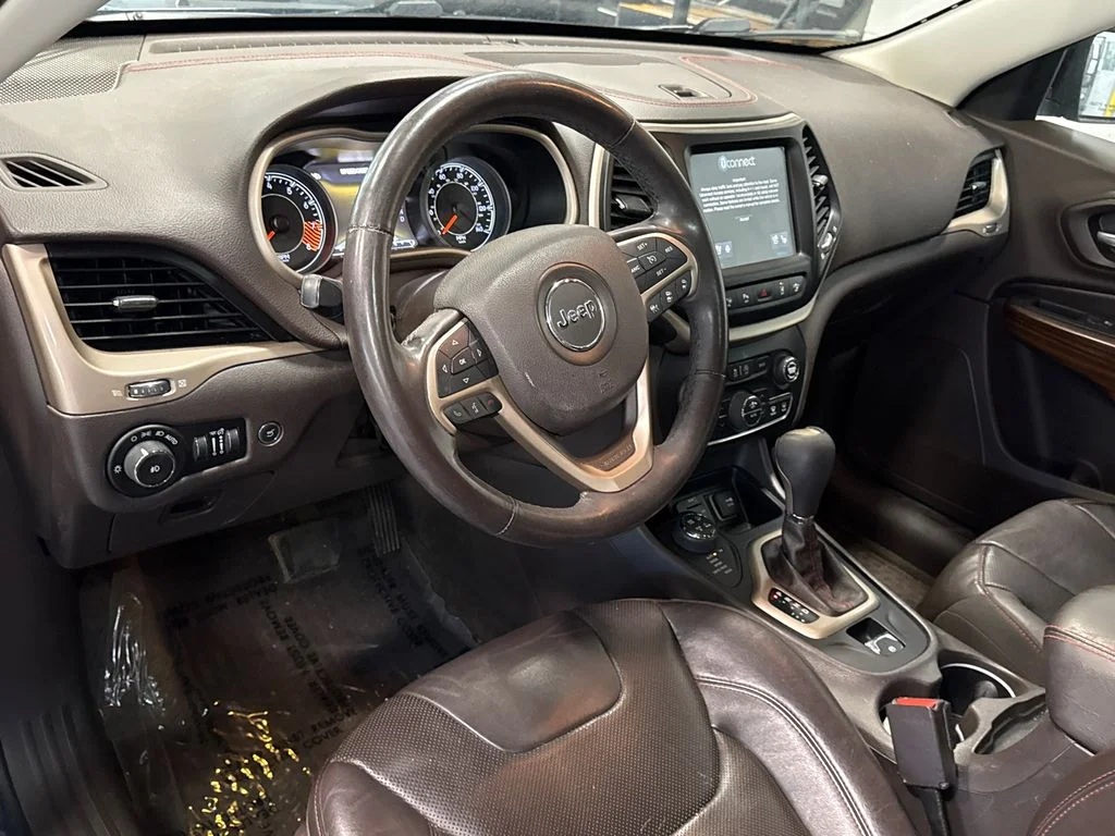 Used 2015 Blue Jeep Trailhawk image 5