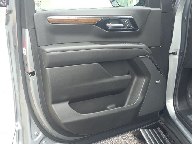 Used 2025 Gray Chevrolet High Country image 15