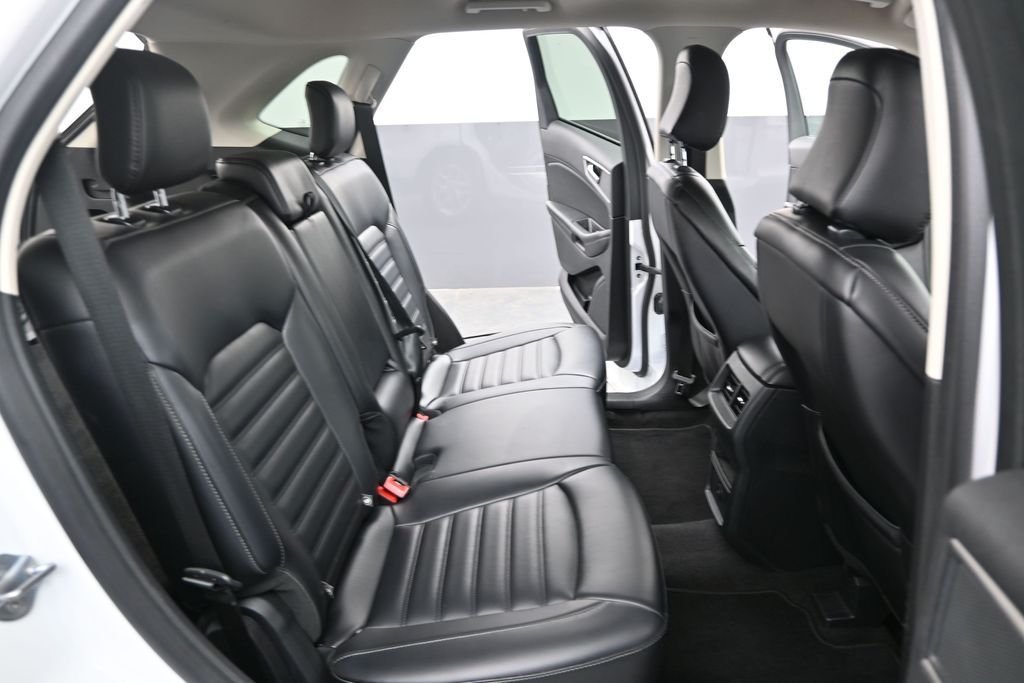 Used 2024 White Ford SEL image 31