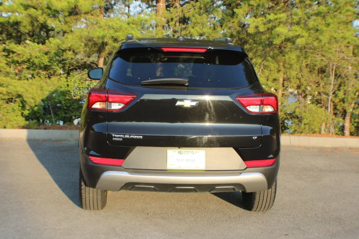 Used 2021 MOSAIC BLACK METALLIC Chevrolet LT image 15