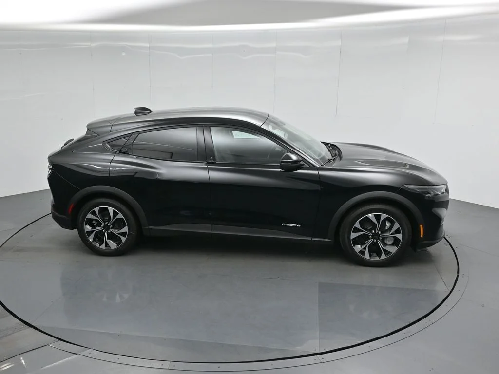 New 2026 Shadow Black Ford Select image 51