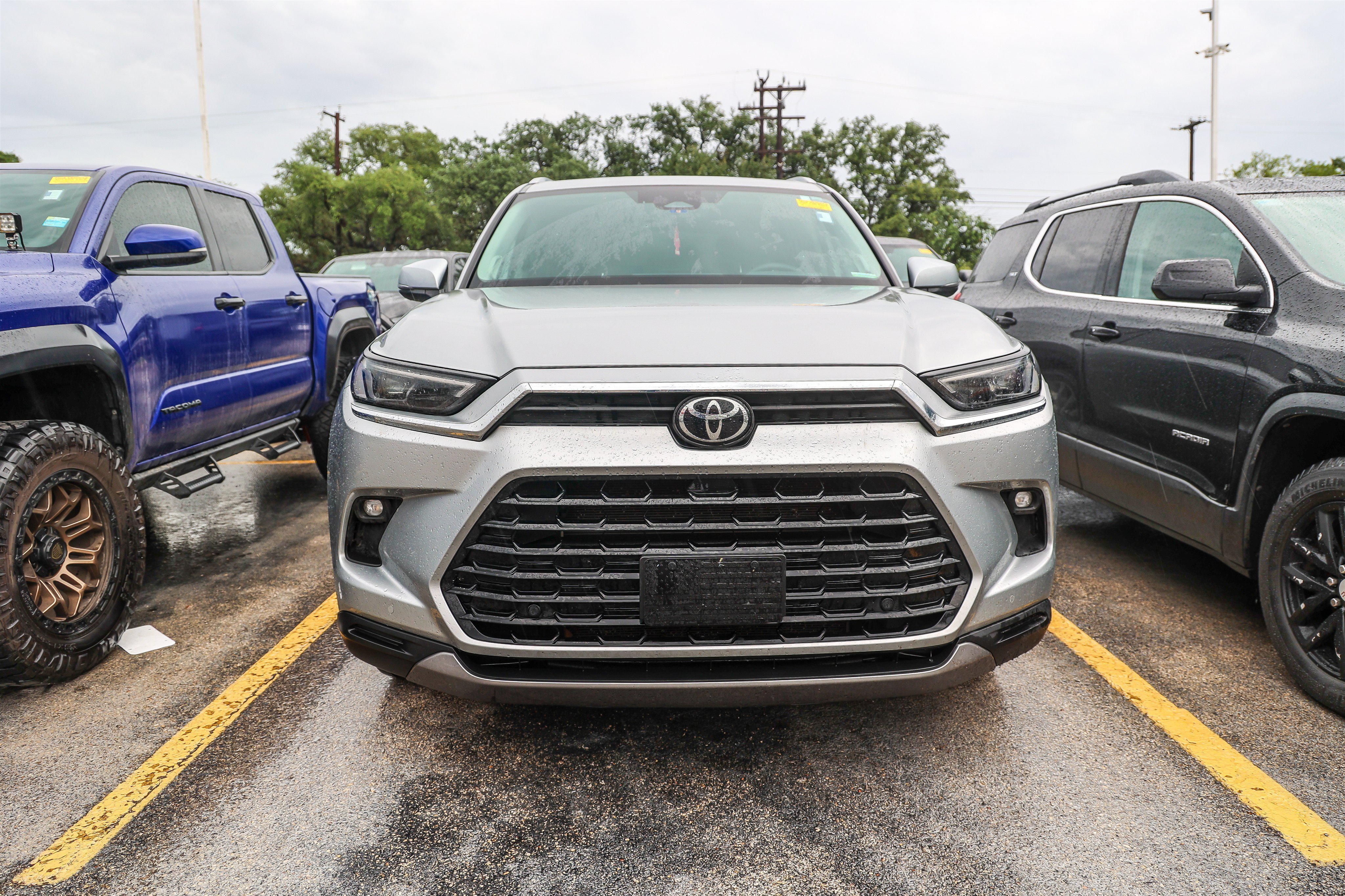Used 2024 CELESTIAL SILVER Toyota Limited image 3