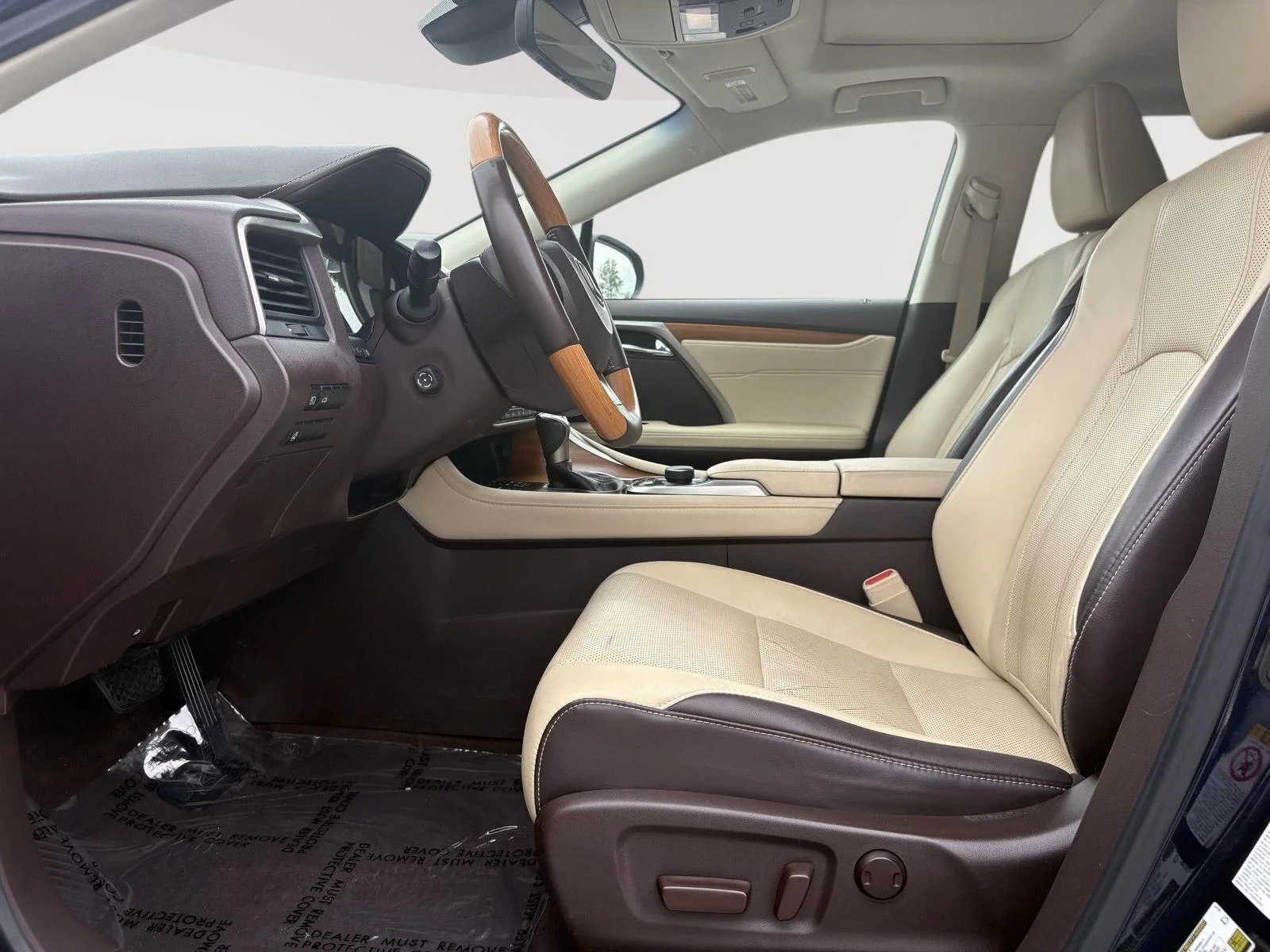 Used 2016  Lexus F Sport image 4